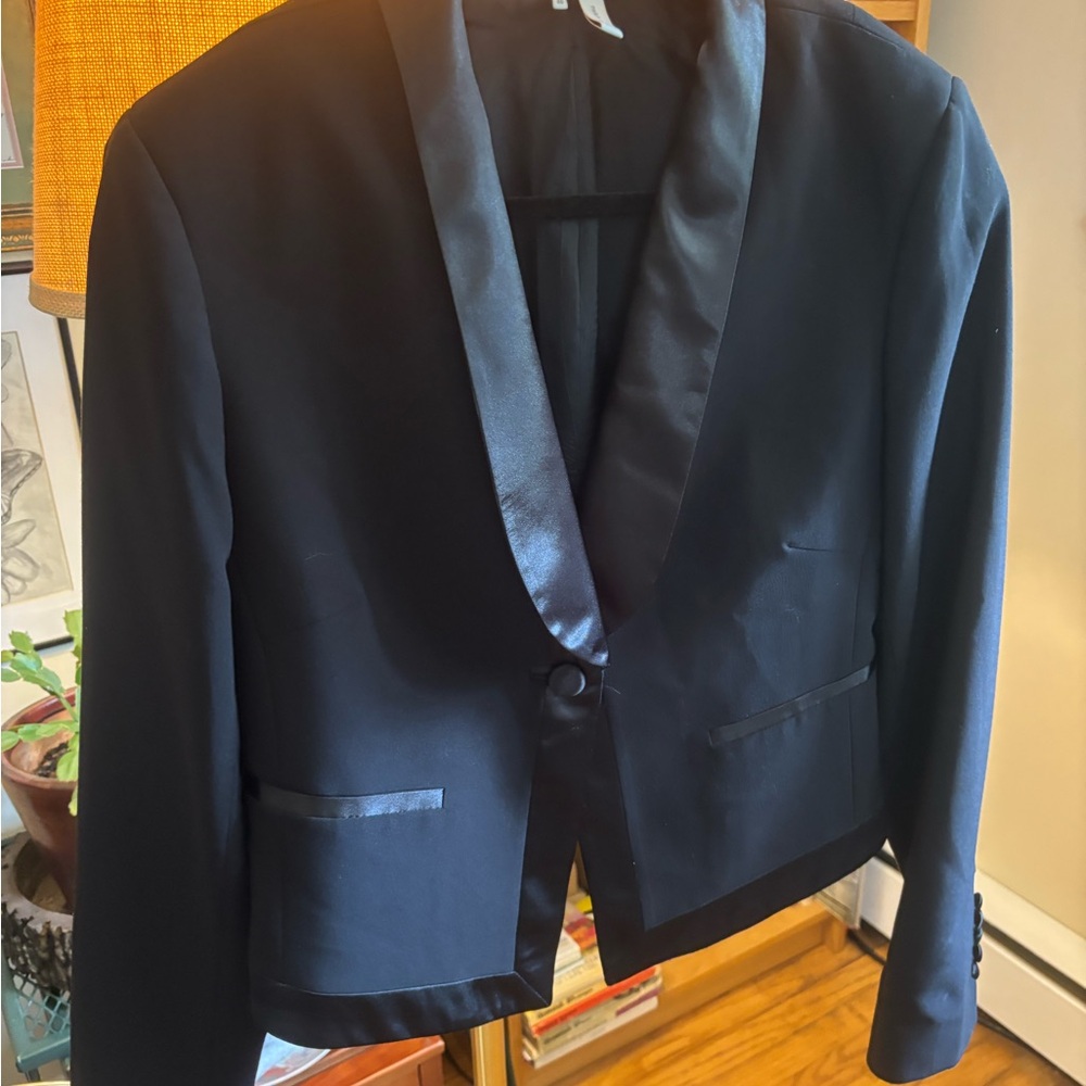 Alain Manoukian Black Tailored Blazer with Classic satin Lapels, size 8/40. - Picture 2 of 14